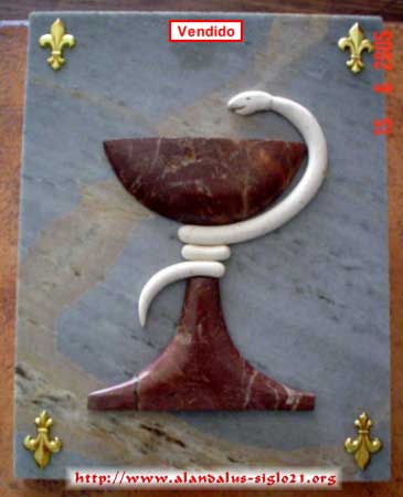 Pieza de taracea con el símbolo de Esculapio