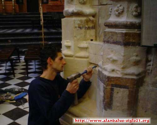 Fotografa en detalle del trabajo en el Altar Mayor de la Mezquita Catedral de Crdoba