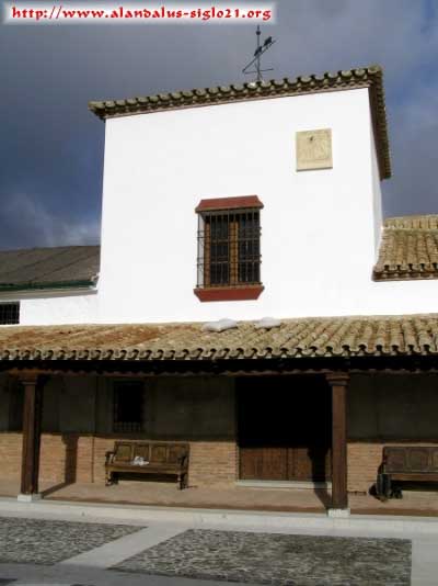 Vista de la torre donde est situado el reloj de sol