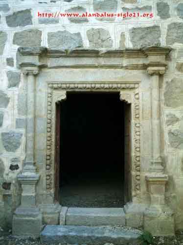 Puerta labrada del auditorio